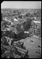 Blick vom Turm des St.-Petri-Doms über den Marktplatz und die Bremer Altstadt.