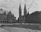 01 - Marktplatz mit Rathaus, St.-Petri-Dom und Neue Börse, um 1910, Foto: Stickelmann