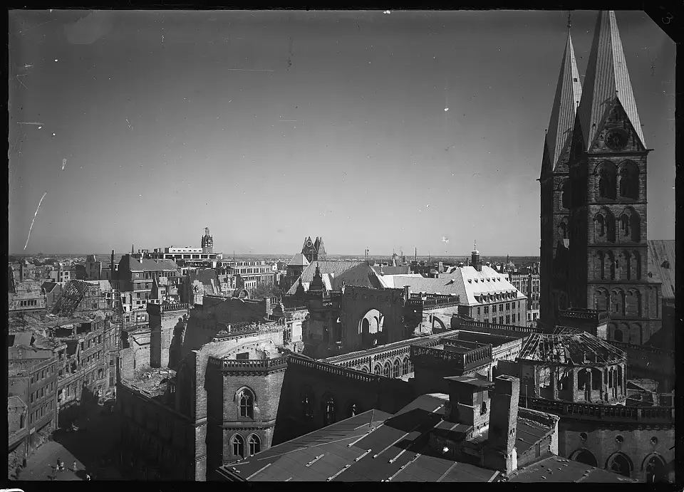 Blick vom Dach der Baumwollb&ouml;rse Richtung Marktplatz