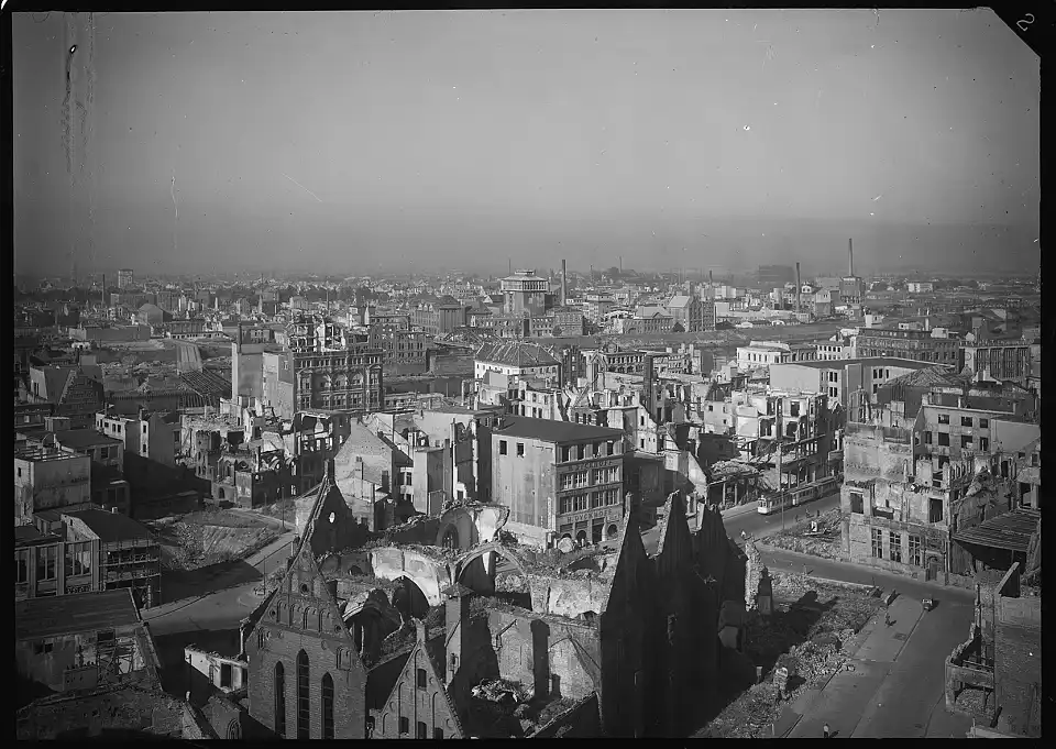 St.-Ansgarii-Kirche, Ansgarikirchhof, Hutfilterstra&szlig;e, Blick Richtung Am Deich