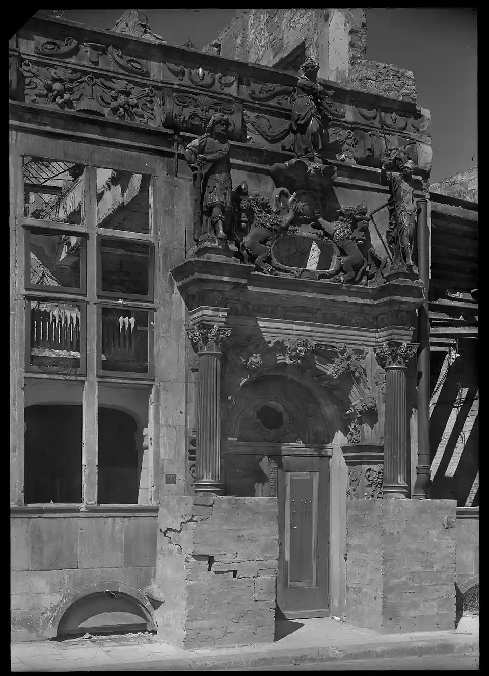 Ansgarikirchhof, Ruine des Gewerbehauses