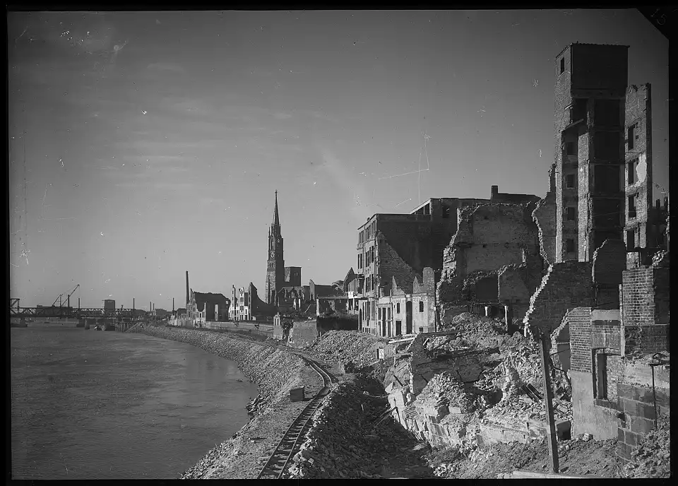 Stephaniviertel, St.-Stephani-Kirche, Hinter der Mauer