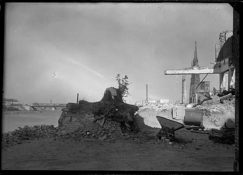 Stephaniviertel, St.-Stephani-Kirche, Hinter der Mauer