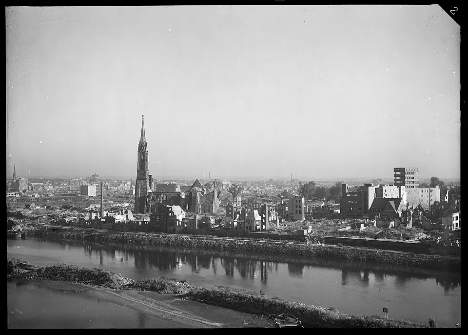 Stephaniviertel, Blick von der Neustadtseite, St.-Stephani-Kirche, Hinter der Mauer