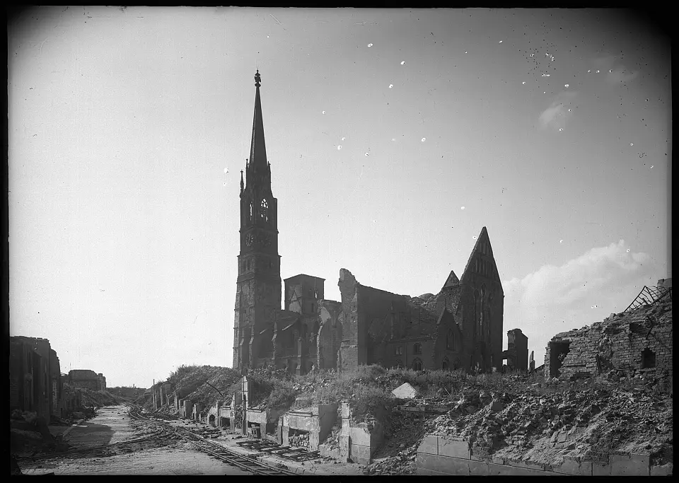Stephaniviertel, St.-Stephani-Kirche, Juli/August 1947