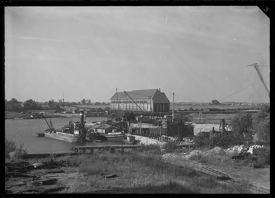 Weserwehr, Kraftwerk