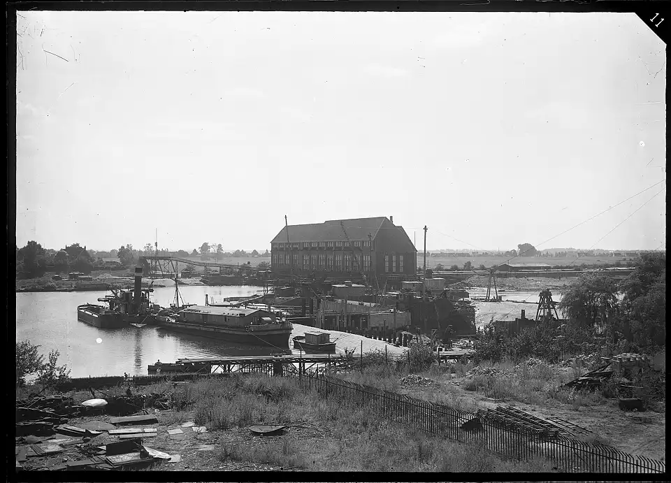 Weserwehr, Kraftwerk