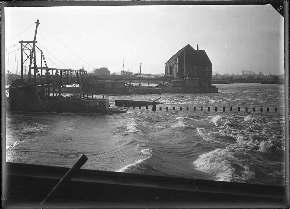 Weserwehr, Kraftwerk