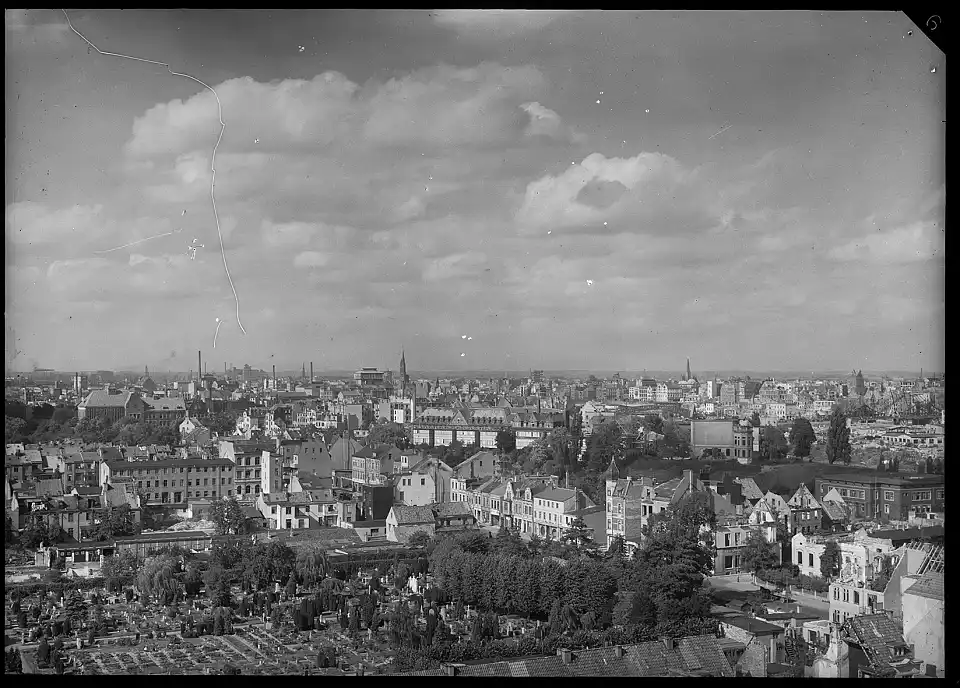 Blick vom Bunker Hardenbergstra&szlig;e Richtung Altstadt, Buntentor