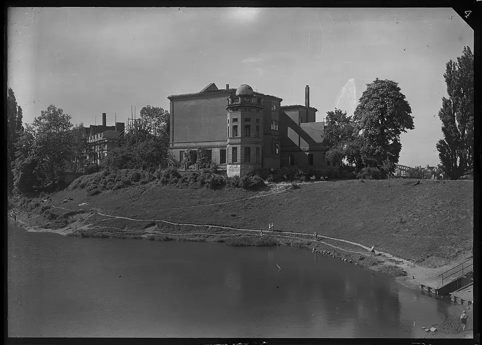 Seefahrtsschule, Holzhafen, Holzhafen bei der Kleinen Weser
